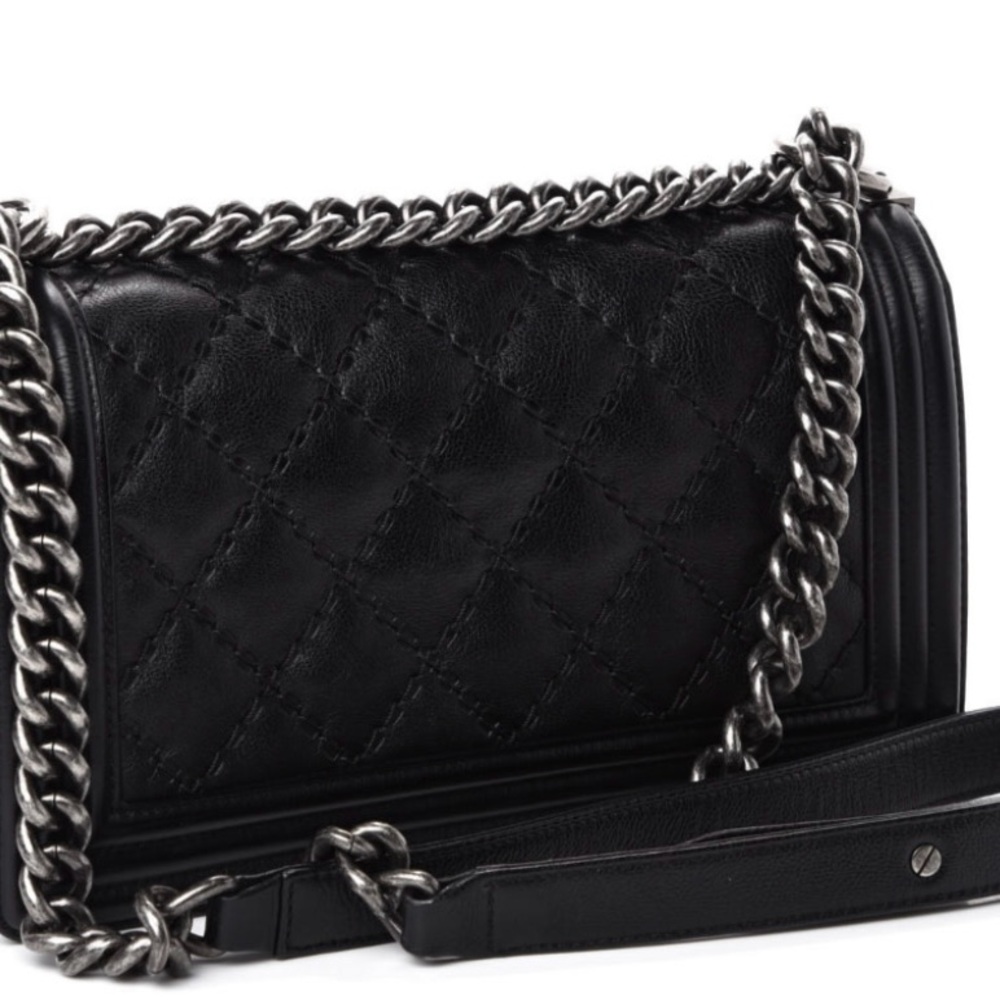 Chanel Medium Boy Bag - Picture 3 of 7